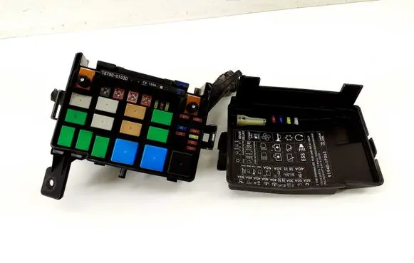 KIA Venga Fuse box set 913481P156 1879001030