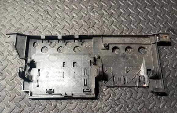 BMW 5 F10 F11 Seat trim 4480649
