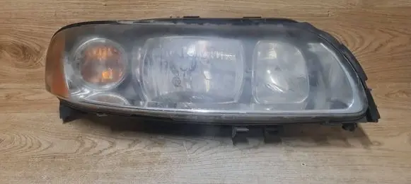 Volvo V70 Headlight/headlamp 30698836