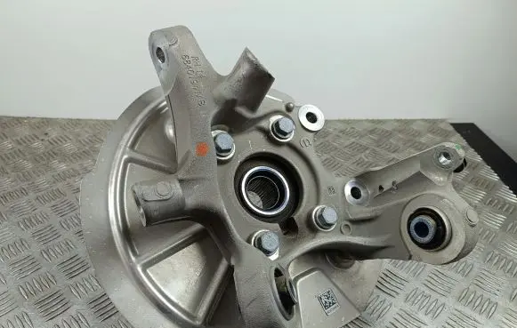 Jeep Grand Cherokee WL Rear wheel hub 68401941AB
