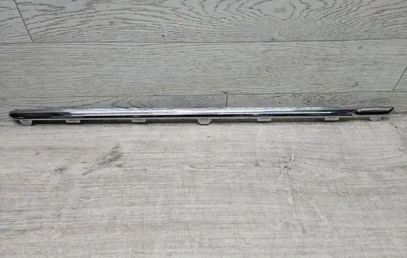 Renault Twingo III Rear door trim (molding) 828D06431R