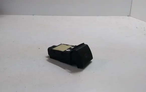 Toyota Avensis T220 Windscreen/window heater switch 156960