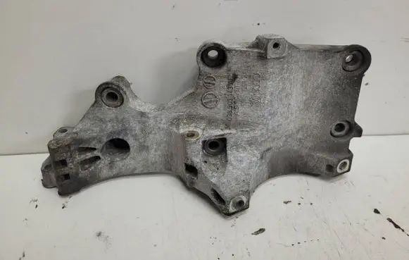 Volkswagen Caddy Engine mounting bracket 038903143AI