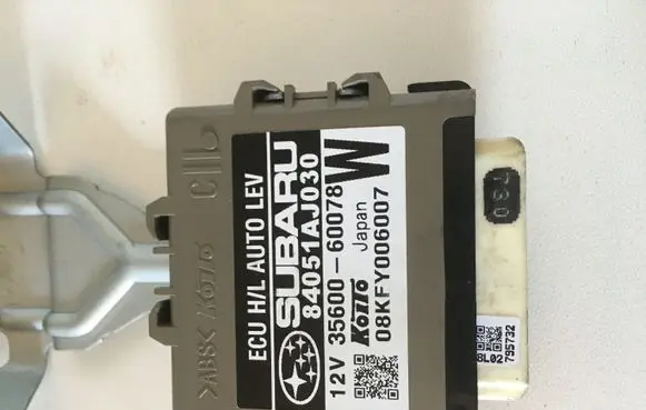 Subaru Legacy Light module LCM 84051AJ030 3560060078