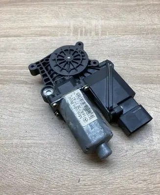Mercedes-Benz A W168 Front door window regulator motor 1683201142 101155301