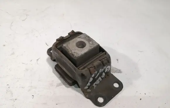Ford Galaxy Engine mount bracket