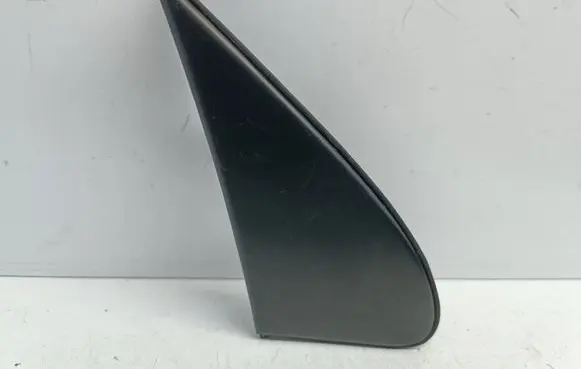 Fender trim (molding)