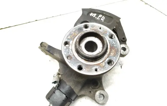 Peugeot Traveller Front wheel hub spindle knuckle 98136416