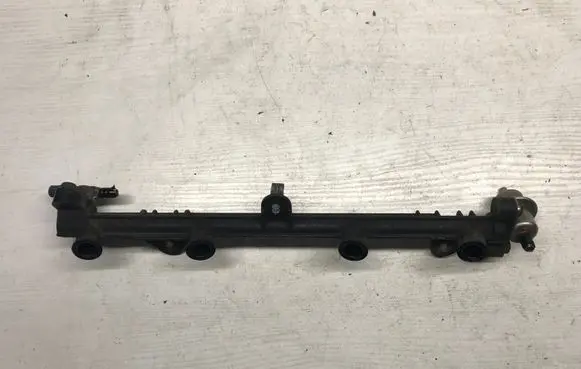 Ford Fiesta Fuel main line pipe 95BF9D280CD