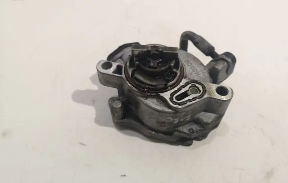 Ford Focus Vacuum pump 9684786780