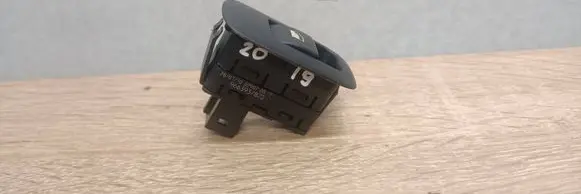 Citroen C4 Grand Picasso Electric window control switch 96639378ZD 0029072017