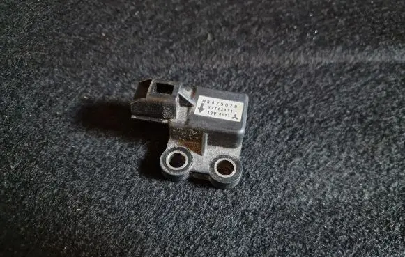 Mitsubishi Pajero Sport I Airbag deployment crash/impact sensor MR475078