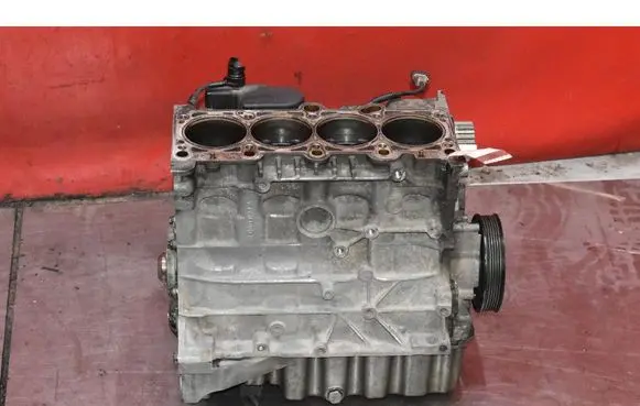 Volkswagen Golf IV Engine block BLX
