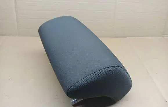 Seat Leon (1P) Rear seat headrest 