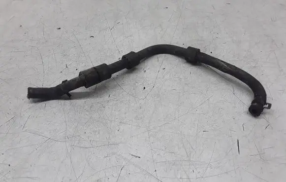 Volkswagen PASSAT B5 Engine coolant pipe/hose