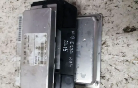 Mercedes-Benz E W210 Engine control unit/module A0265452532 Q281001883