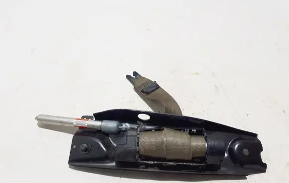 Volvo XC70 Front seatbelt 39860305
