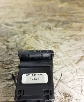 Volkswagen Transporter - Caravelle T5 Windscreen/window heater switch 7E0959621