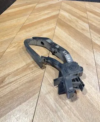 Mercedes-Benz E W211 Accelerator throttle pedal A2113000404