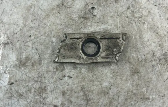 Audi A8 S8 D3 4E Fuel Injector clamp holder 059103113E 059103113