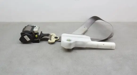 Nissan Rogue Front seatbelt 6094470