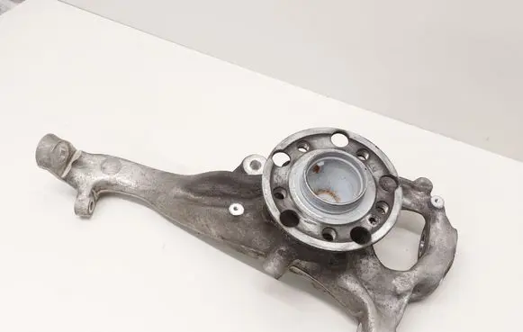 Mercedes-Benz C W206 Front wheel hub 2060100