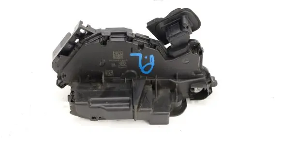 Volkswagen Touran III Rear door lock 5TB837015C5750727