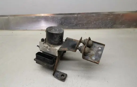 Skoda Fabia Mk1 (6Y) ABS Pump 6Q0907379AF 0265231712