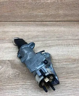 Volkswagen PASSAT B5 Ignition lock 4D0905851E WithKey