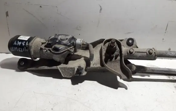 Mitsubishi L200 Front wiper linkage and motor 8250A125