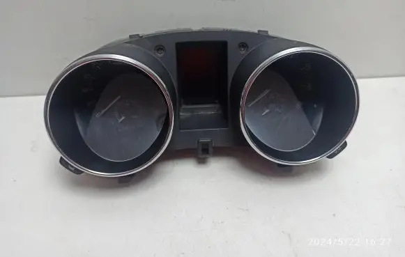 Skoda Yeti (5L) Speedometer (instrument cluster) 5L0920940K