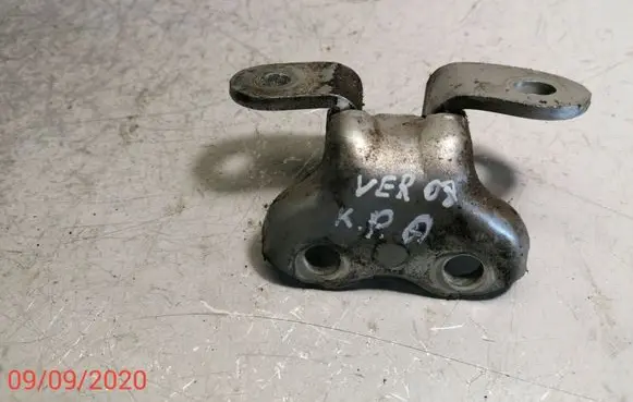 Toyota Corolla Verso AR10 Front door lower hinge 