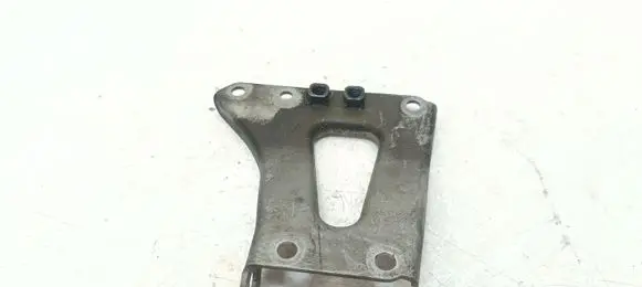 Mitsubishi 3000 GT Engine mounting bracket 