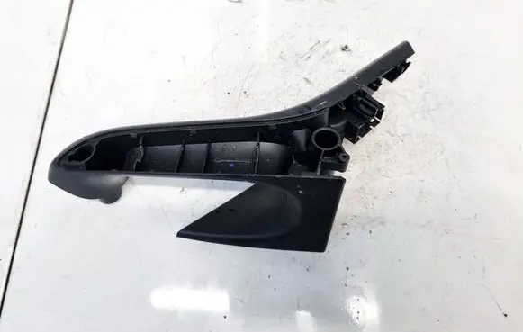 Volkswagen PASSAT B6 Front door window switch trim 3C4867180B