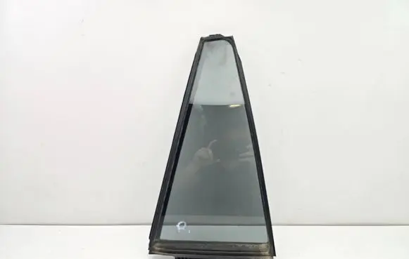Toyota RAV 4 (XA50) Rear vent window glass 6818842070 6812342200