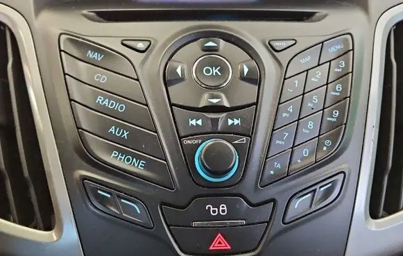 Ford Focus Radio/CD/DVD/GPS head unit BM5T-18C815-GK IMPRK1477756