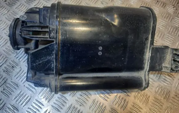 Audi A3 S3 8V Active carbon filter fuel vapour canister 1C0906621A 5Q0201797F 5Q0201797