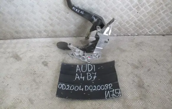 Audi A4 S4 B7 8E 8H Clutch pedal 8E1721316