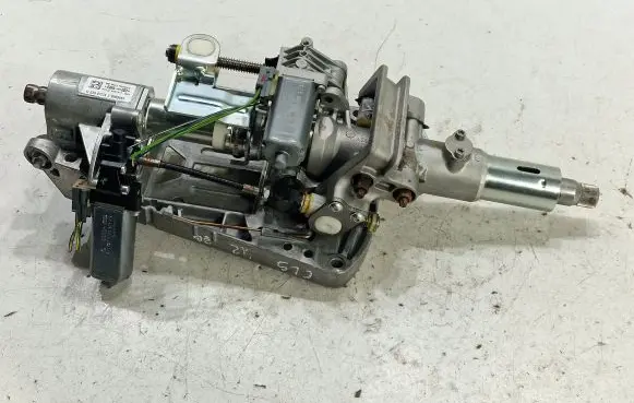 Steering wheel axle set