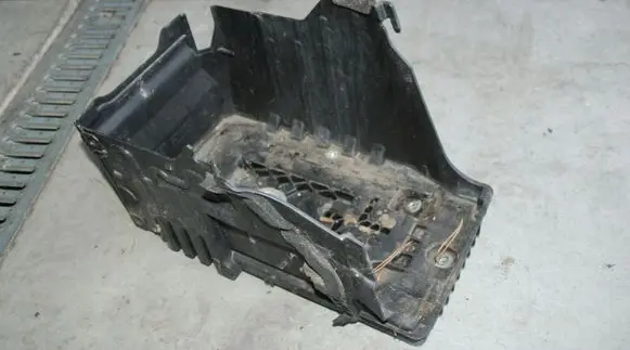 Volvo XC70 Battery tray 31294078