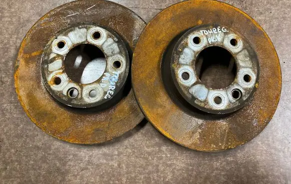 Volkswagen Touareg II Front brake disc 7L6615301N