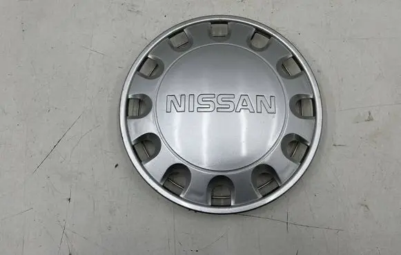 Nissan Micra R12 wheel hub/cap/trim 