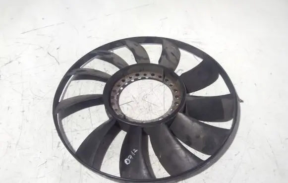 Volkswagen PASSAT B5.5 Fan impeller 058121301B