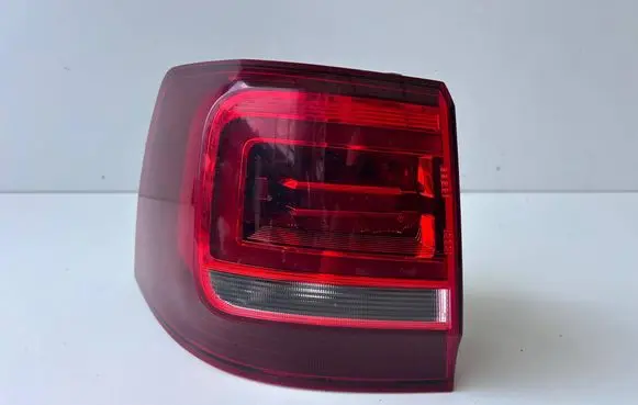 Volkswagen Sharan Tailgate rear/tail lights 7N0945207