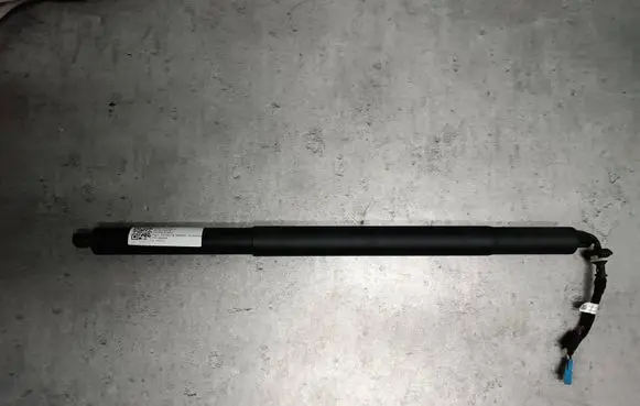 BMW X7 G07 Shock absorber/damper mounting bracket 7441811