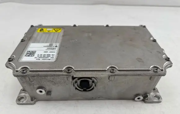 Voltage converter inverter
