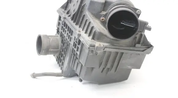 Opel Movano B Air filter box 8200751534