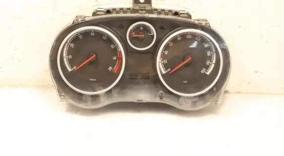 Opel Corsa D Clock 
