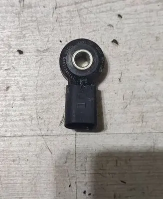 Volkswagen Touran III Detonation knock sensor 030905377D