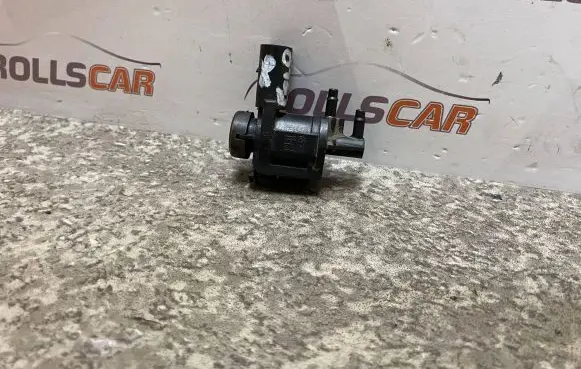 Volkswagen Polo V 6R Turbo solenoid valve 1K0906283A
